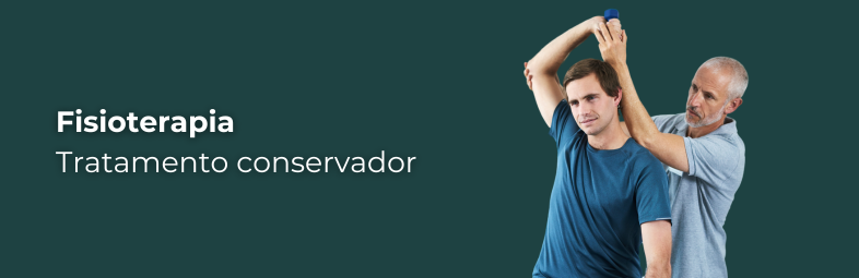 Paciente realizando fisioterapia para tratar instabilidade do ombro sem cirurgia